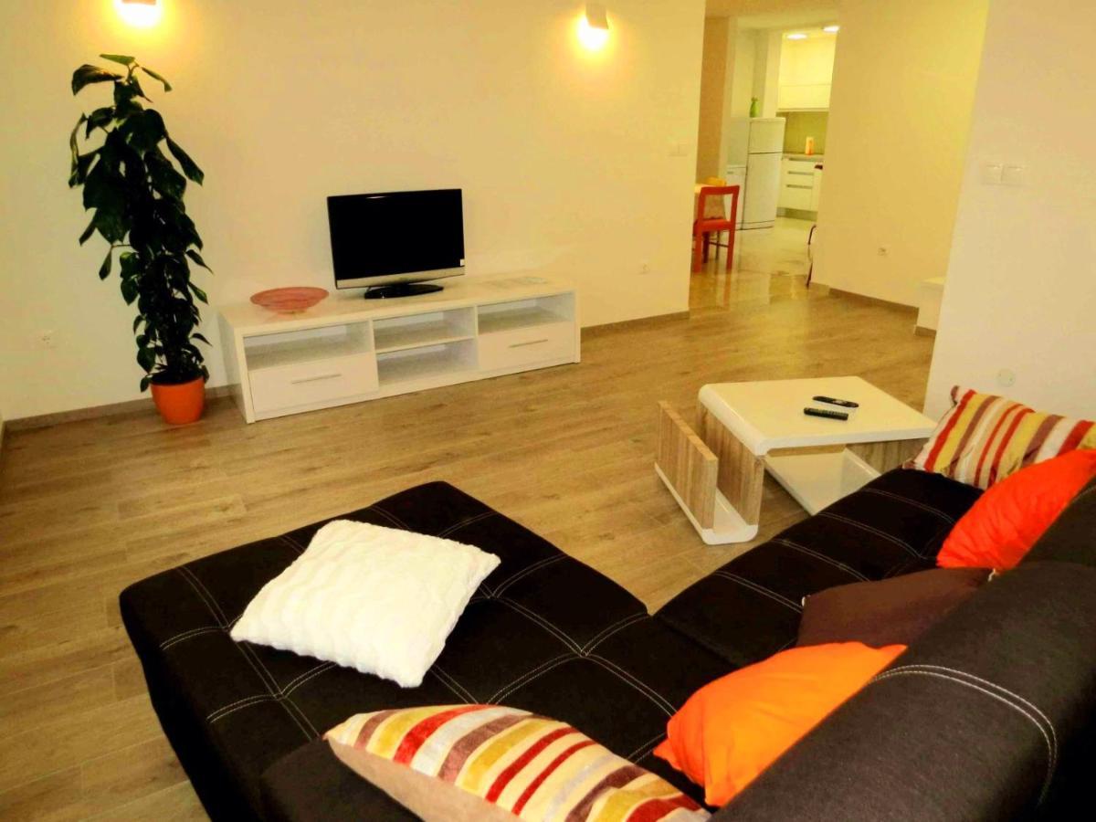 House Merlin Baška Voda Esterno foto