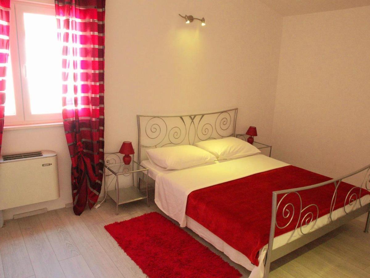 House Merlin Baška Voda Esterno foto